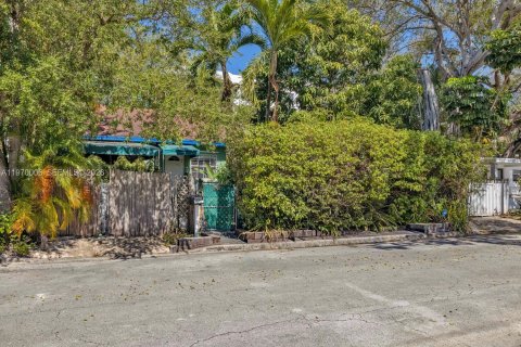 Commercial property in Miami, Florida 138.52 sq.m. № 2030784 - photo 3