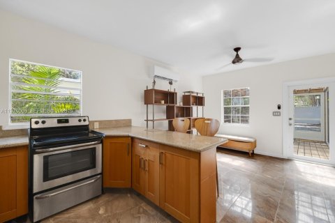 Купить коммерческую недвижимость в Майами, Флорида 138.52м2, № 2030784 - фото 26