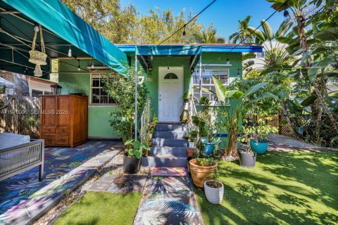 Commercial property in Miami, Florida 138.52 sq.m. № 2030784 - photo 4