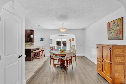 Villa ou maison à vendre à Fort Lauderdale, Floride: 2 chambres, 145.3 m2 № 2439256 - photo 26