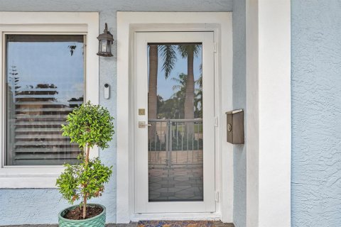 Villa ou maison à vendre à Fort Lauderdale, Floride: 2 chambres, 145.3 m2 № 2439256 - photo 3