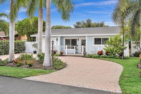 Villa ou maison à vendre à Fort Lauderdale, Floride: 2 chambres, 145.3 m2 № 2439256 - photo 2