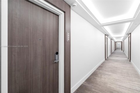 Condo in Miami Beach, Florida  № 1950086 - photo 12