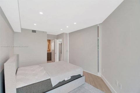 Condominio en venta en Aventura, Florida, 2 dormitorios, 149.57 m2 № 2246906 - foto 15