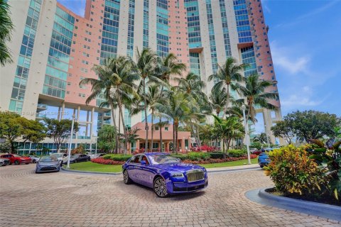 Condominio en venta en Aventura, Florida, 2 dormitorios, 149.57 m2 № 2246906 - foto 4