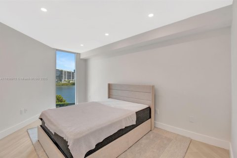 Condominio en venta en Aventura, Florida, 2 dormitorios, 149.57 m2 № 2246906 - foto 14