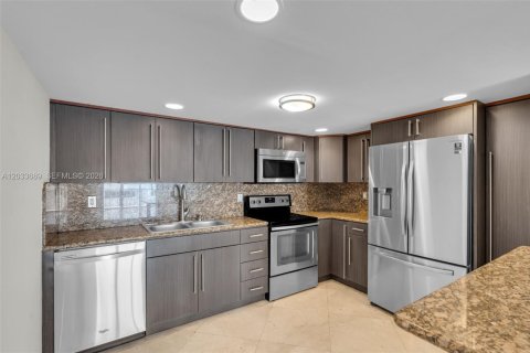 Condominio en alquiler en Miami Beach, Florida, 2 dormitorios, 108.51 m2 № 2078014 - foto 12