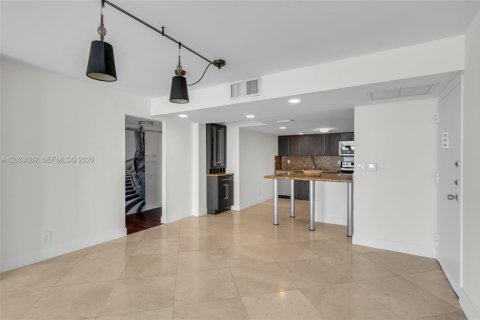 Condominio en alquiler en Miami Beach, Florida, 2 dormitorios, 108.51 m2 № 2078014 - foto 10
