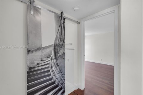 Condominio en alquiler en Miami Beach, Florida, 2 dormitorios, 108.51 m2 № 2078014 - foto 19