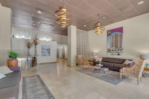 Condominio en alquiler en Miami Beach, Florida, 2 dormitorios, 108.51 m2 № 2078014 - foto 3