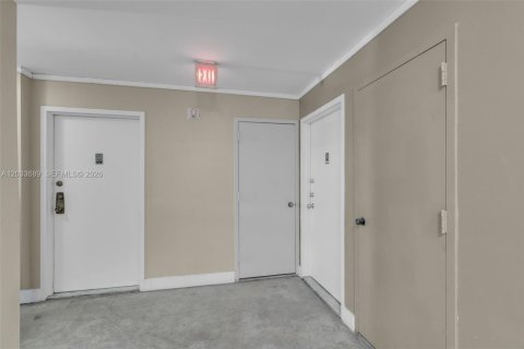 Condominio en alquiler en Miami Beach, Florida, 2 dormitorios, 108.51 m2 № 2078014 - foto 4