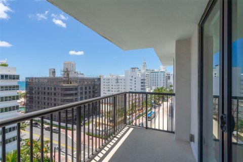 Condominio en alquiler en Miami Beach, Florida, 2 dormitorios, 108.51 m2 № 2078014 - foto 25