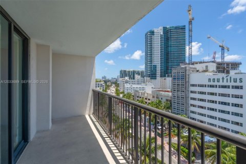Condominio en alquiler en Miami Beach, Florida, 2 dormitorios, 108.51 m2 № 2078014 - foto 24