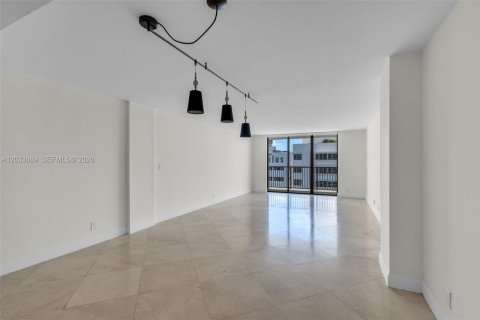 Condominio en alquiler en Miami Beach, Florida, 2 dormitorios, 108.51 m2 № 2078014 - foto 6