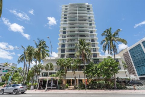 Condominio en Miami Beach, Florida, 2 dormitorios  № 2078014