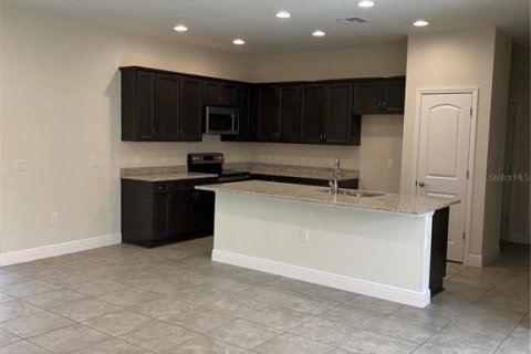 House in North Port, Florida 4 bedrooms, 172.71 sq.m. № 1521748 - photo 2