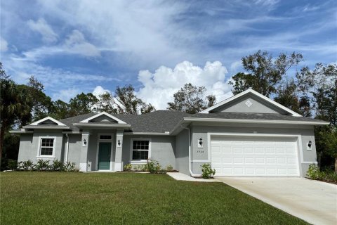 House in North Port, Florida 4 bedrooms, 172.71 sq.m. № 1521748 - photo 1