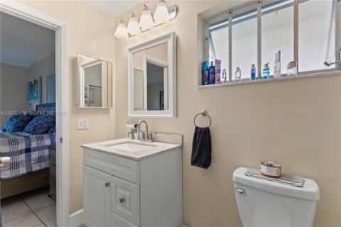 House in Pompano Beach, Florida 2 bedrooms, 128.39 sq.m. № 2083957 - photo 29