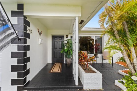House in Pompano Beach, Florida 2 bedrooms, 128.39 sq.m. № 2083957 - photo 2