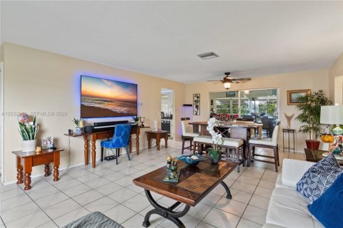 House in Pompano Beach, Florida 2 bedrooms, 128.39 sq.m. № 2083957 - photo 8