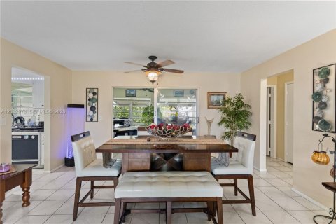 House in Pompano Beach, Florida 2 bedrooms, 128.39 sq.m. № 2083957 - photo 9