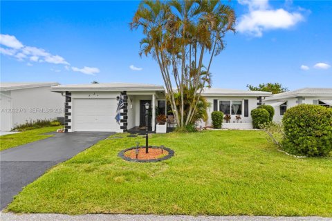 House in Pompano Beach, Florida 2 bedrooms, 128.39 sq.m. № 2083957