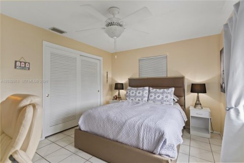 House in Pompano Beach, Florida 2 bedrooms, 128.39 sq.m. № 2083957 - photo 22