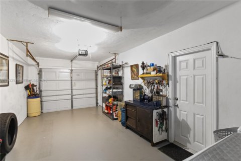 House in Pompano Beach, Florida 2 bedrooms, 128.39 sq.m. № 2083957 - photo 30