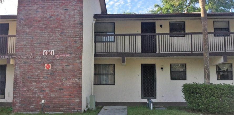 Condo à Tamarac, Floride, 2 chambres № 1926148