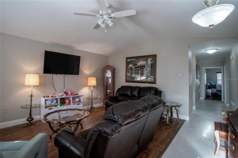 Villa ou maison à vendre à Tavares, Floride: 2 chambres, 130.9 m2 № 2413660 - photo 11