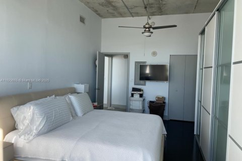 Condominio en venta en Miami, Florida, 1 dormitorio, 73.76 m2 № 1788399 - foto 14