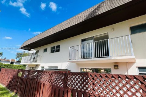 Apartment in Miami, Florida 3 bedrooms, 97.92 sq.m. № 1871849 - photo 4