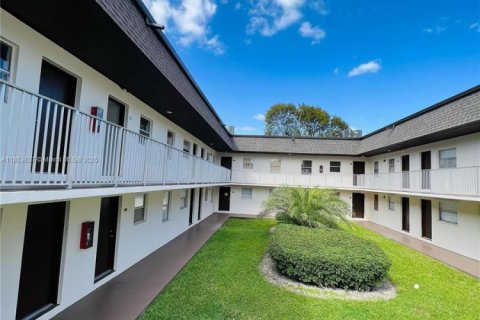 Apartment in Miami, Florida 3 bedrooms, 97.92 sq.m. № 1871849 - photo 5