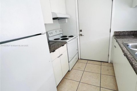 Apartment in Miami, Florida 3 bedrooms, 97.92 sq.m. № 1871849 - photo 18