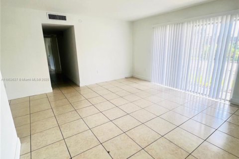 Apartment in Miami, Florida 3 bedrooms, 97.92 sq.m. № 1871849 - photo 20