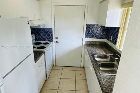 Apartment in Miami, Florida 3 bedrooms, 97.92 sq.m. № 1871849 - photo 12