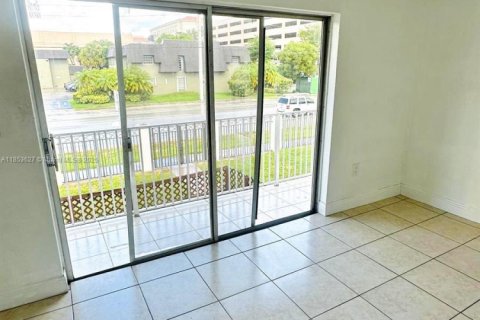 Apartment in Miami, Florida 3 bedrooms, 97.92 sq.m. № 1871849 - photo 10