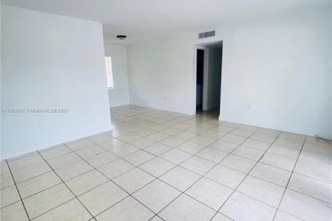 Apartment in Miami, Florida 3 bedrooms, 97.92 sq.m. № 1871849 - photo 22