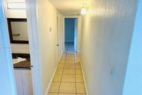 Apartment in Miami, Florida 3 bedrooms, 97.92 sq.m. № 1871849 - photo 9