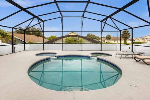Villa ou maison à vendre à Kissimmee, Floride: 5 chambres, 198.44 m2 № 1724161 - photo 2