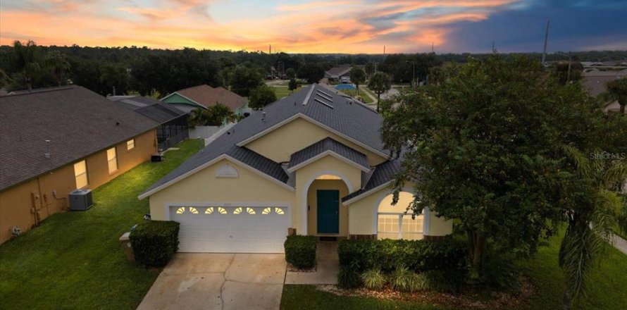Villa ou maison à Kissimmee, Floride 5 chambres, 198.44 m2 № 1724161
