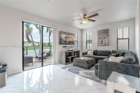 Купить таунхаус в Хомстед, Флорида 3 спальни, 162.95м2, № 2005663 - фото 12