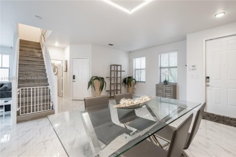 Купить таунхаус в Хомстед, Флорида 3 спальни, 162.95м2, № 2005663 - фото 5