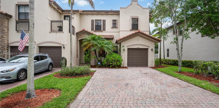 Таунхаус в Хомстед, Флорида 3 спальни, 162.95м2 № 2005663