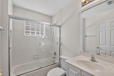 Villa ou maison à vendre à Delray Beach, Floride: 3 chambres, 173.45 m2 № 2417129 - photo 25