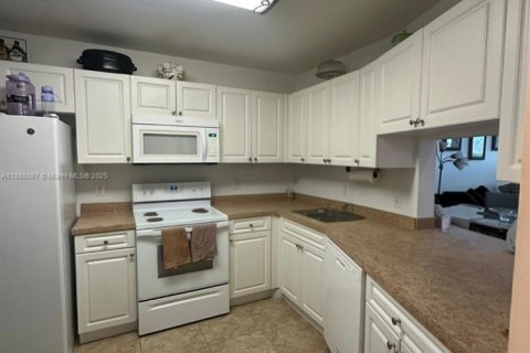 Купить кондоминиум в Майами, Флорида 1 спальня, 98.66м2, № 2012467 - фото 4