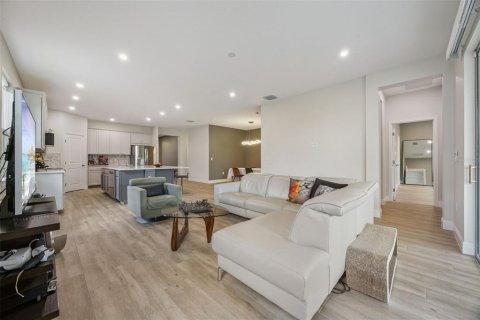 Casa en venta en Clermont, Florida, 4 dormitorios, 208.1 m2 № 2227719 - foto 12