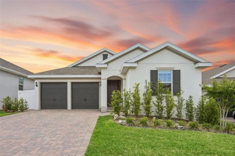 House in Clermont, Florida 4 bedrooms, 208.1 sq.m. № 2227719