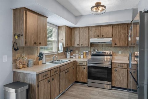 House in Homosassa, Florida 2 bedrooms, 85.84 sq.m. № 2197863 - photo 10