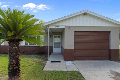 House in Homosassa, Florida 2 bedrooms, 85.84 sq.m. № 2197863 - photo 4